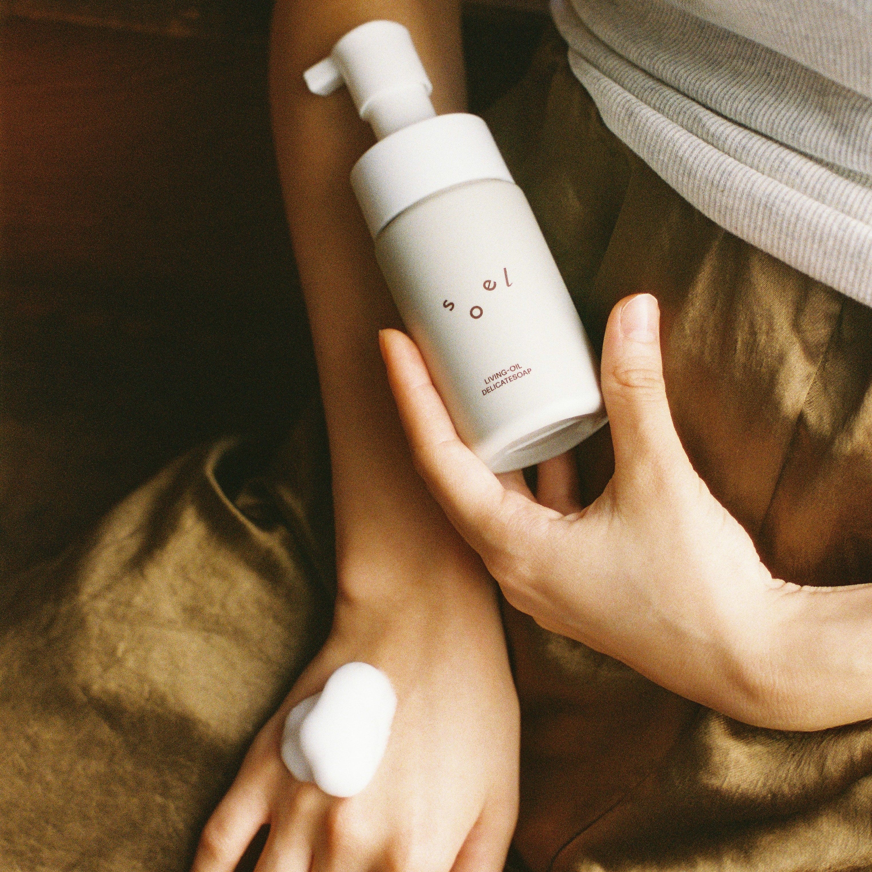 LIVING-OIL デリケートソープ 100mL