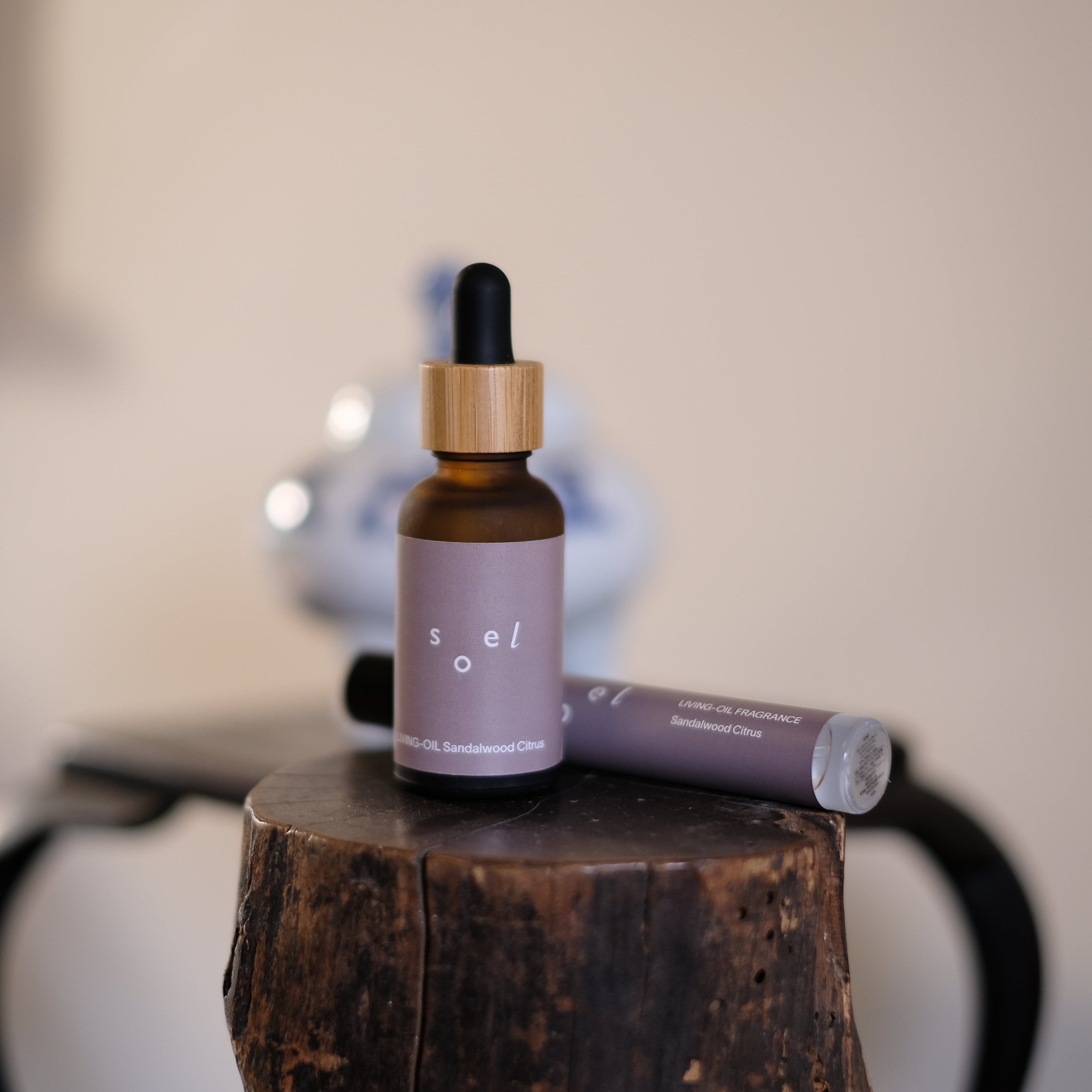 限定 LIVING-OIL 【 Sandalwood Citrus 】30mL