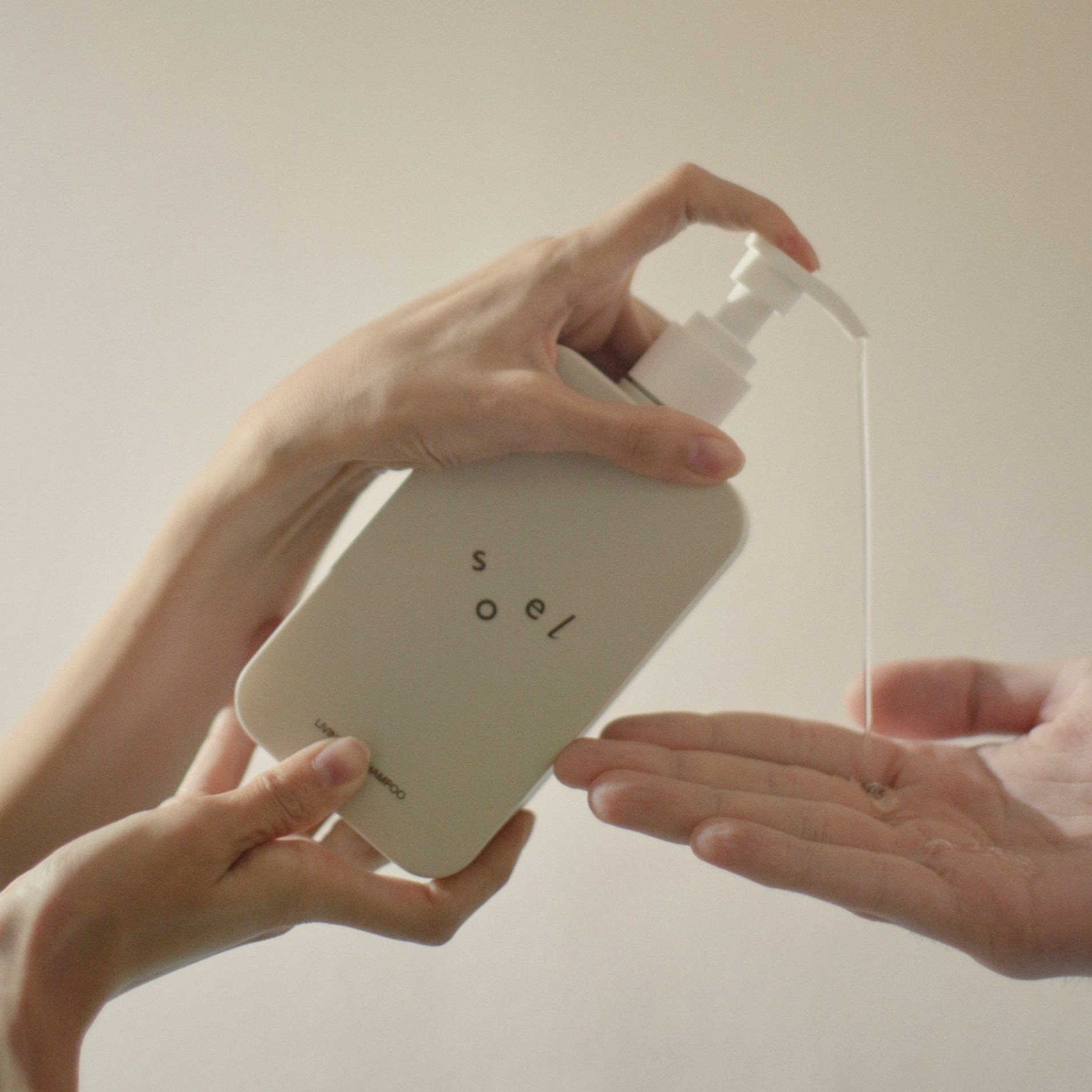 LIVING-OIL シャンプー 【詰め替え用】250mL