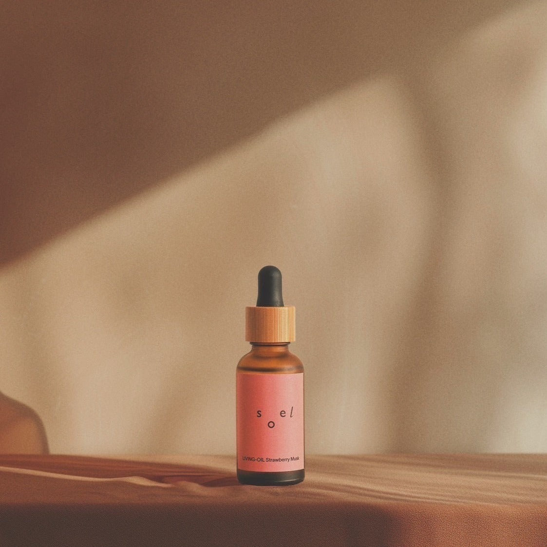 限定 ビッグ スペシャルケアセット【LIVING-OIL ストロベリーオイル30mL付き】