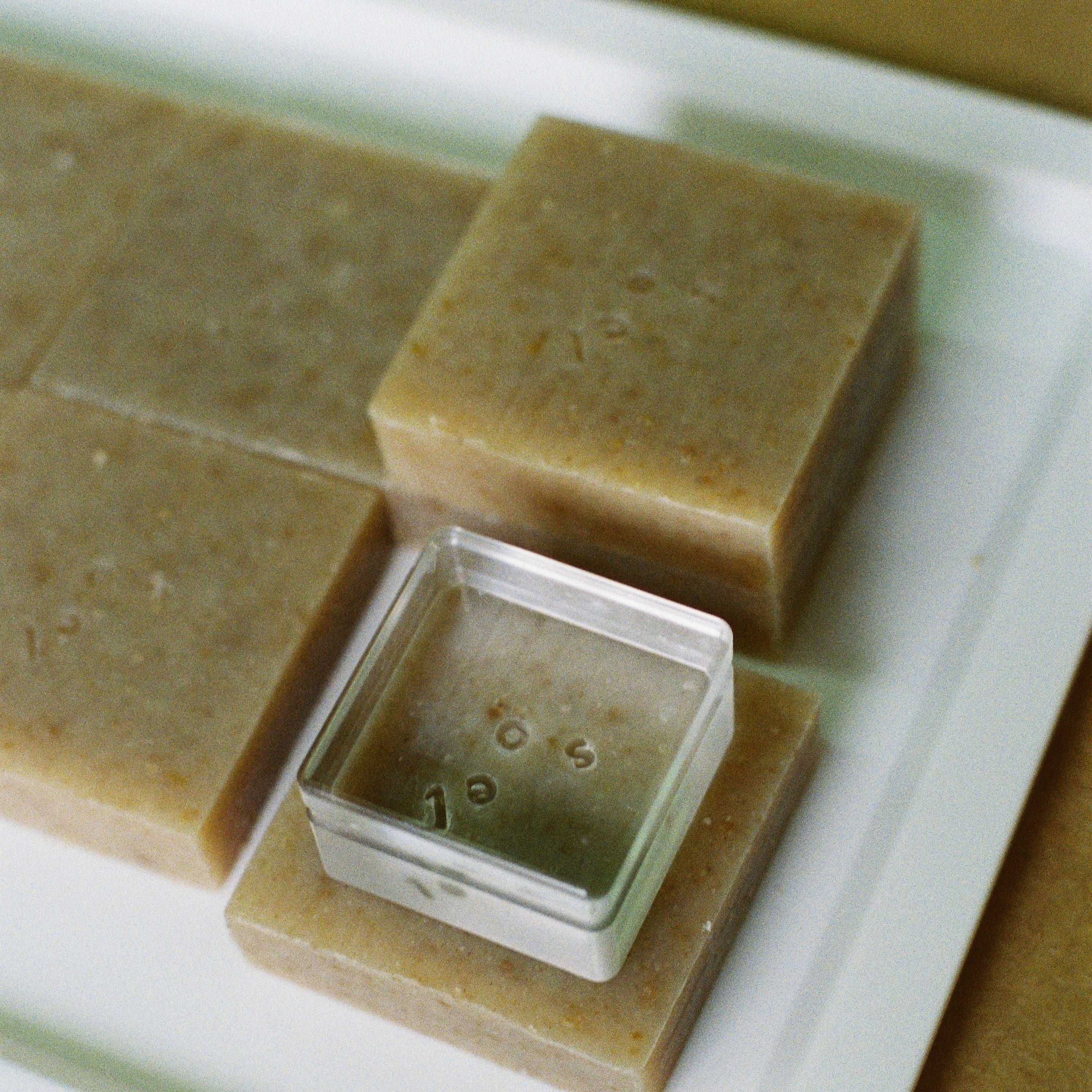 LIVING-OIL コールドソープ セサミ 100g